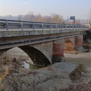 Viadotto in Piemonte con rulli in poliammide